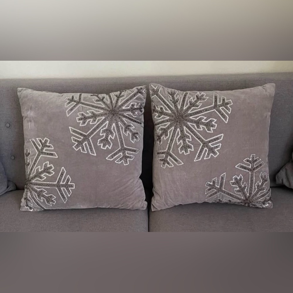 2 Beaded snowflake pillows